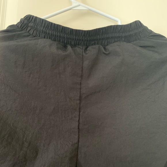 Windbreaker pants - Rutched toggle drawstring - Picture 8 of 9